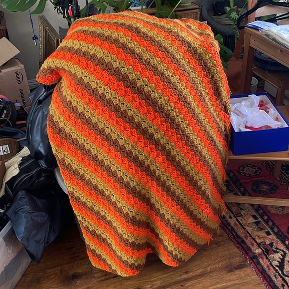 Vintage 1970s crochet wool throw blanket - Picture 4 of 4